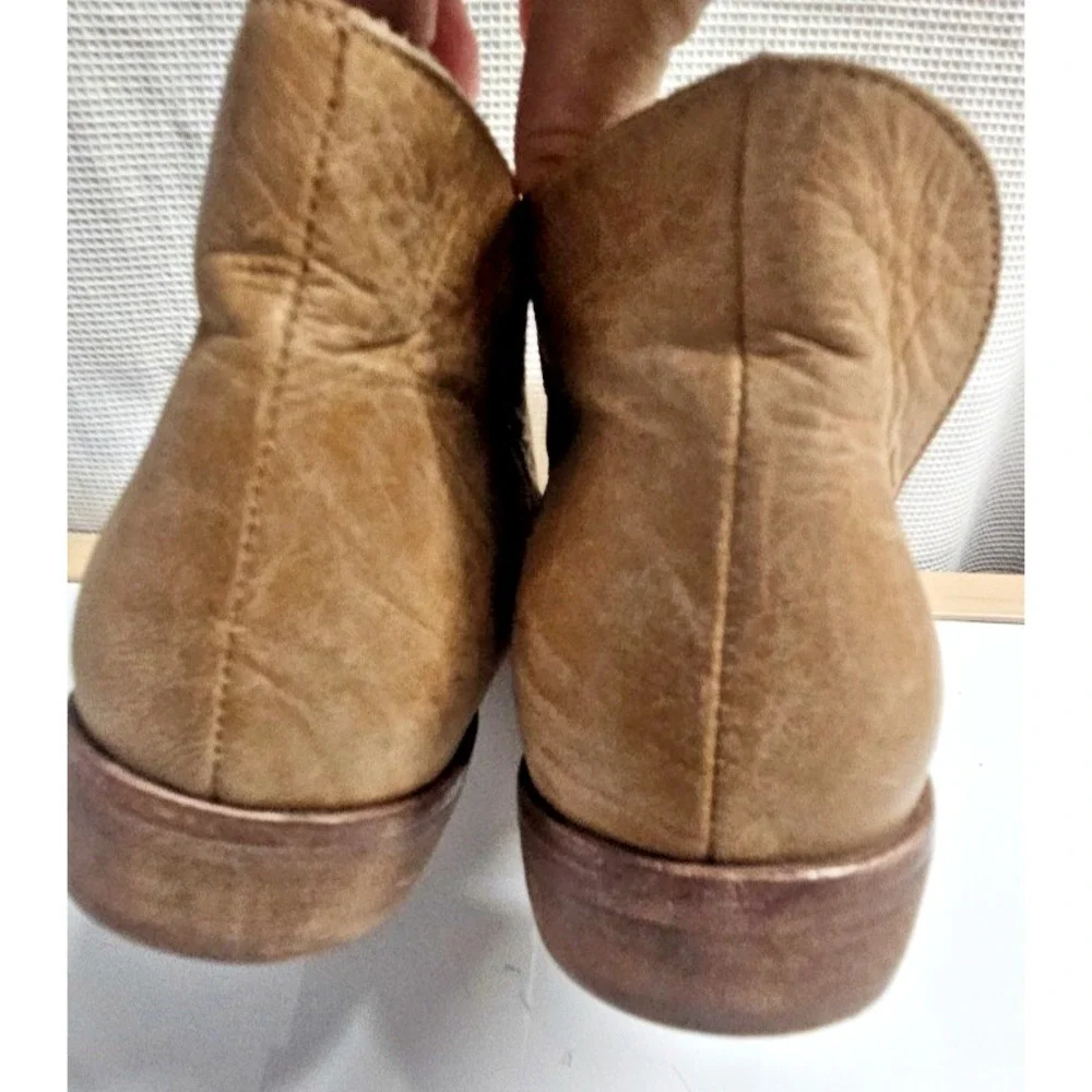 Free People royale flats ankle boots side cut out leather beige‎ Sz37.5/US7